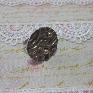 Elegant Gold-Toned Ring